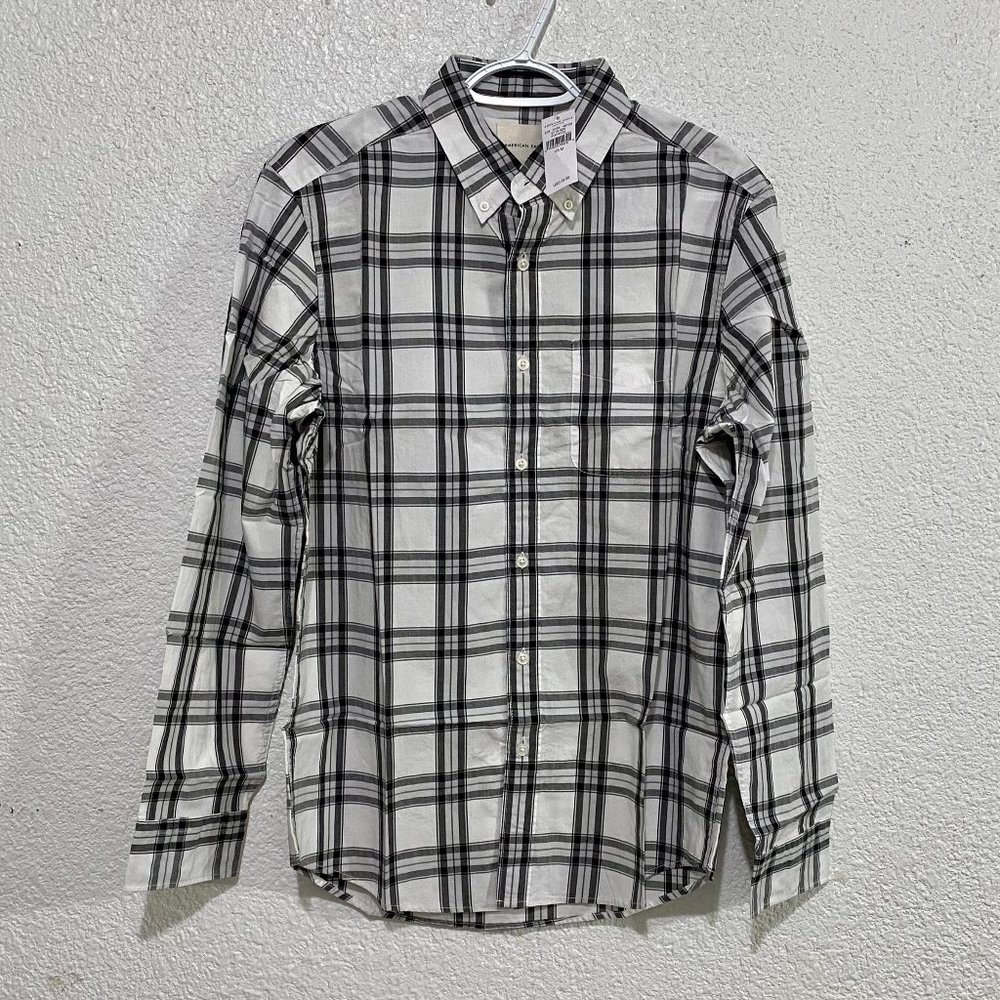 New American Eagle Medium Long Sleeve Heather Gray Poplin Button Up Shirt